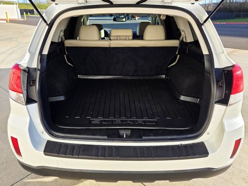Used 2010 Subaru Outback 2.5i Limited image 10