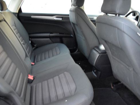 Used 2017 Ford Fusion SE FWD image 23
