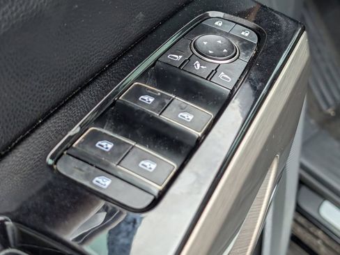 Used 2023 Nissan Pathfinder Platinum w/ Cargo Package AWD/4WD image 17