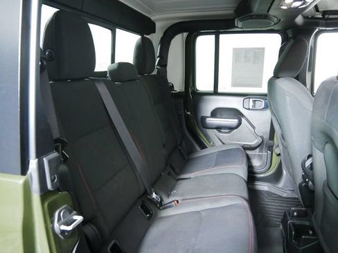 Used 2023 Jeep Gladiator Rubicon w/ Cold Weather Group AWD/4WD image 17