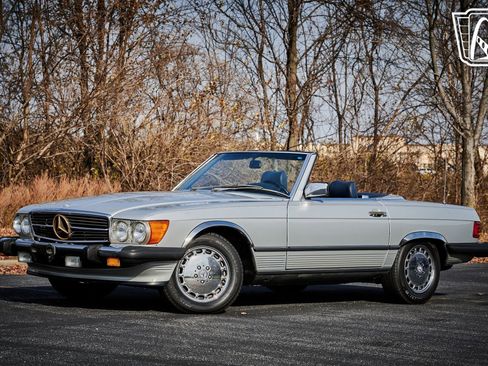 Used 1988 Mercedes-Benz 560 SL image 3