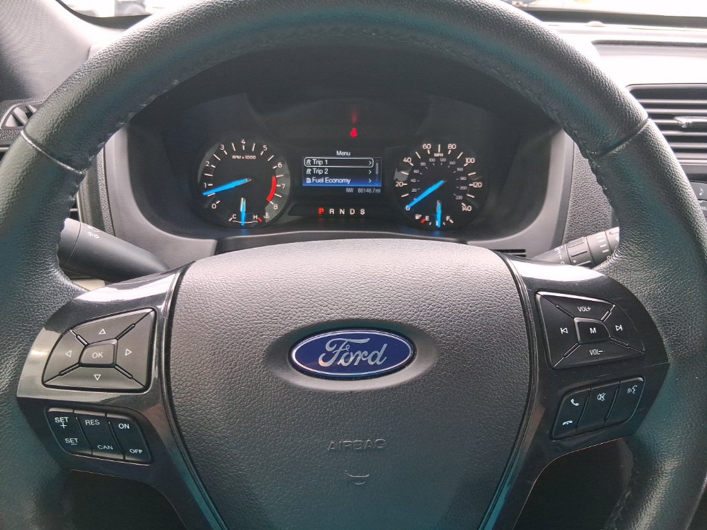 Used 2018 Ford Explorer XLT FWD image 31