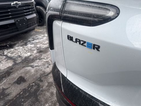 New 2026 Chevrolet Blazer EV SS image 8