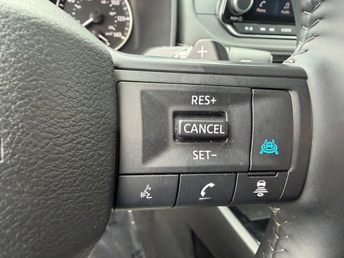 Used 2025 Nissan Rogue SV w/ SV Premium Package FWD image 20