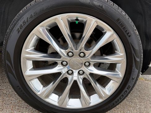 Used 2018 Cadillac Escalade Luxury AWD/4WD image 37