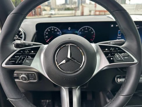 Certified 2026 Mercedes-Benz GLB 250 4MATIC image 30