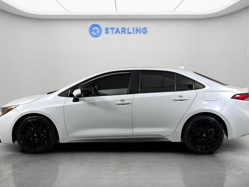 Used 2022 Toyota Corolla SE FWD image 3