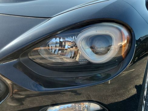 Used 2017 FIAT 124 Spider Lusso image 9