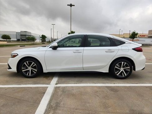 Used 2023 Honda Civic LX image 4