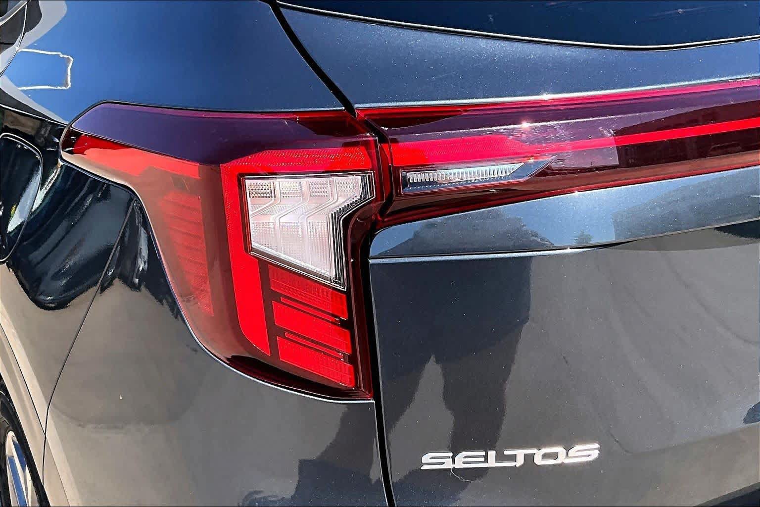 Used 2024 Kia Seltos S AWD/4WD image 27