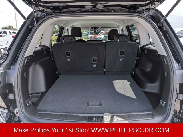 Used 2023 Jeep Grand Cherokee Laredo RWD image 12