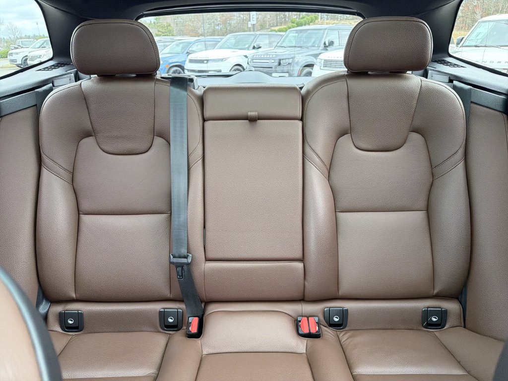 Used 2023 Volvo XC60 T8 Plus AWD/4WD image 30