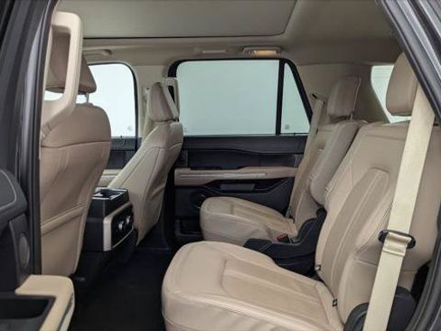 Used 2024 Ford Expedition Limited RWD image 17