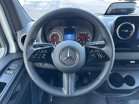 Used 2026 Mercedes-Benz Sprinter 2500 image 13