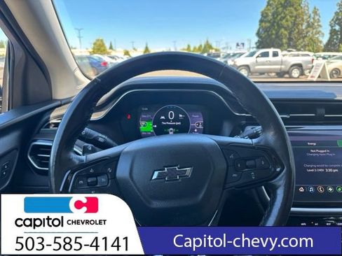 Used 2022 Chevrolet Bolt EUV LT w/ Convenience Package FWD image 16