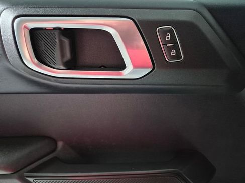 Used 2024 Ford Bronco Badlands image 15