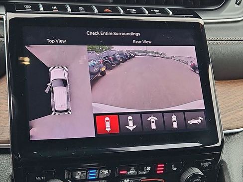 Certified 2025 Jeep Grand Cherokee Summit w/ Luxury Tech Group V AWD/4WD image 18