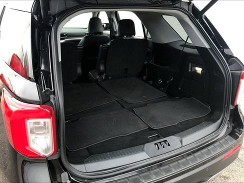 Used 2021 Ford Explorer XLT AWD/4WD image 19