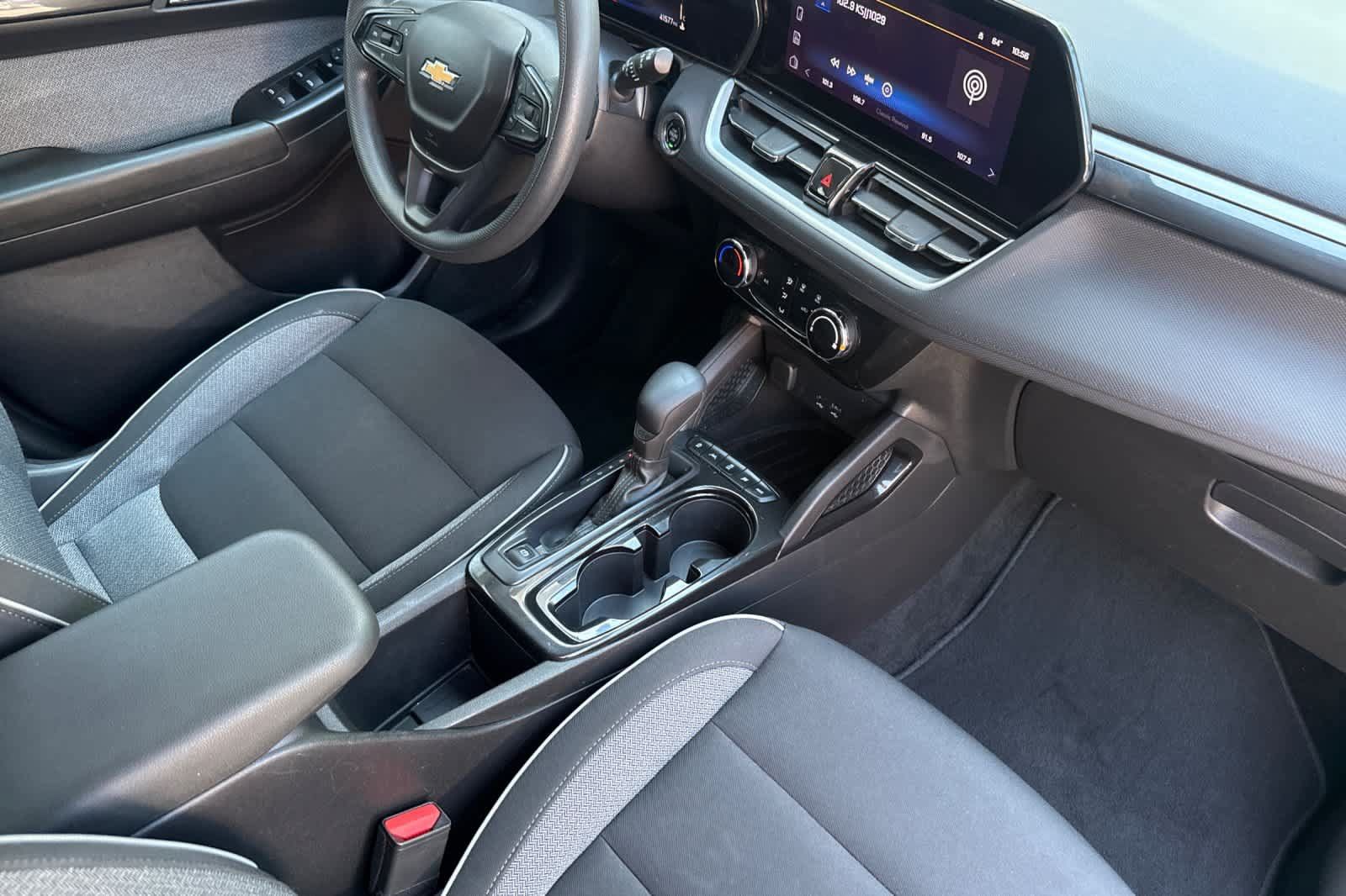 Used 2025 Chevrolet TrailBlazer LT AWD/4WD image 18