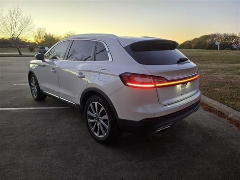 Used 2019 Lincoln Nautilus Select image 3