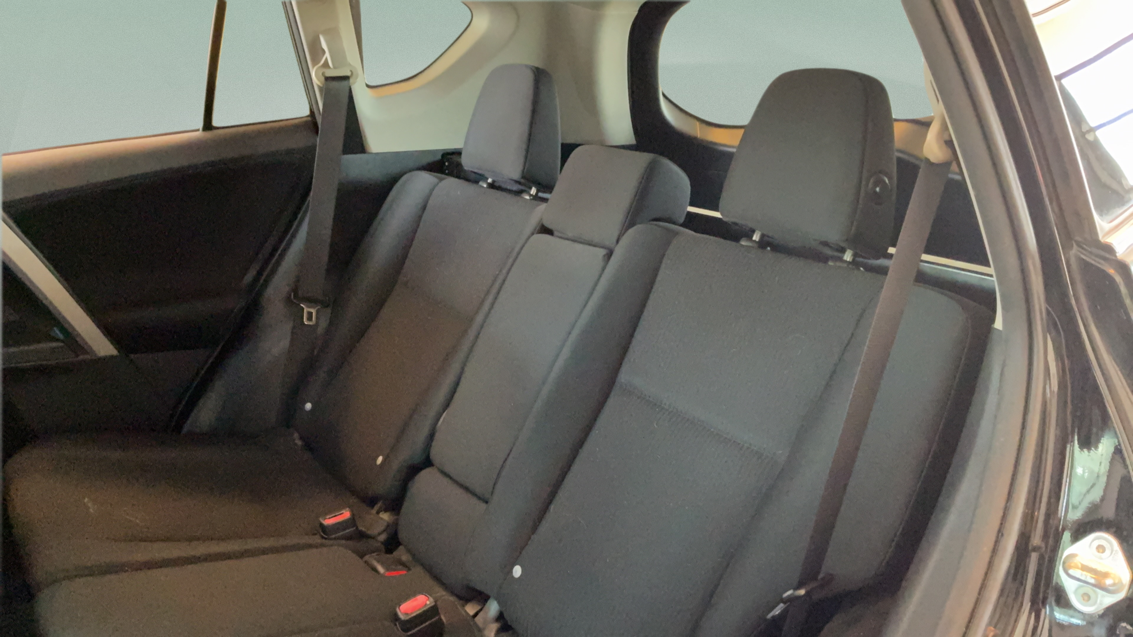 Used 2016 Toyota RAV4 LE FWD image 19
