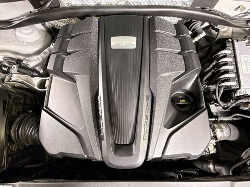 Certified 2024 Porsche Macan GTS AWD/4WD image 30