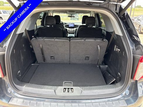 Used 2023 Ford Explorer XLT w/ Equipment Group 202A AWD/4WD image 11