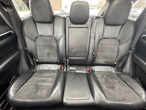 Used 2017 Porsche Cayenne image 32