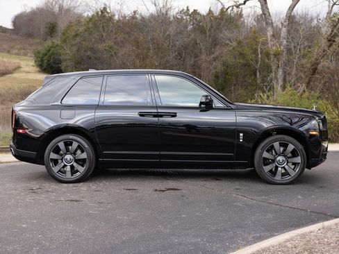 Certified 2019 Rolls-Royce Cullinan image 11