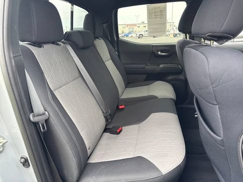 Used 2020 Toyota Tacoma TRD Sport AWD/4WD image 14