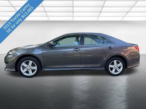 Used 2013 Toyota Camry SE FWD image 2