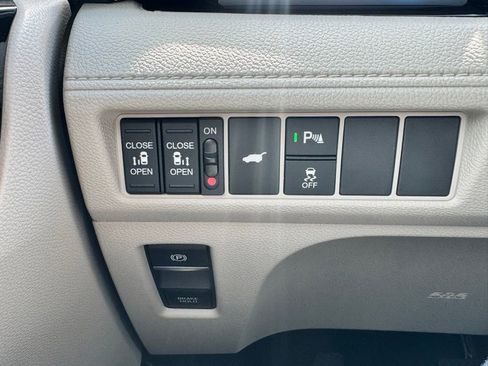 New 2026 Honda Odyssey Touring image 28