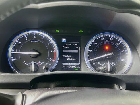 Used 2018 Toyota Highlander SE FWD image 22