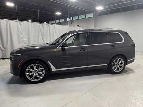 Used 2024 BMW X7 xDrive40i w/ Premium Package AWD/4WD image 13