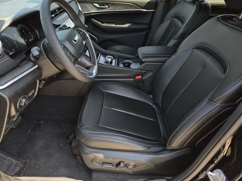 New 2026 Jeep Grand Cherokee L Limited w/ Limited Altitude Package RWD image 17