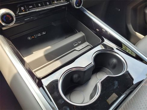 New 2025 Chevrolet Suburban High Country image 20