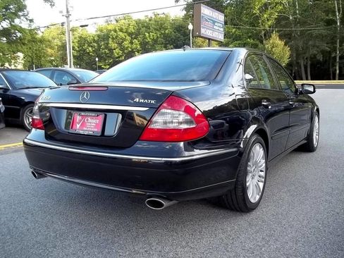 Used 2008 Mercedes-Benz E 350 4MATIC Sedan image 3