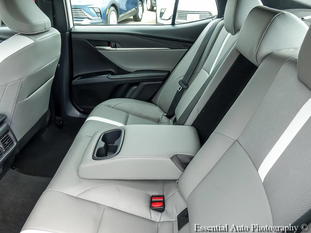 Used 2025 Toyota Camry SE FWD image 12