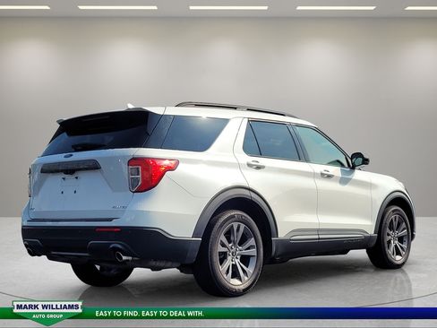 Used 2022 Ford Explorer XLT w/ Equipment Group 202A AWD/4WD image 4