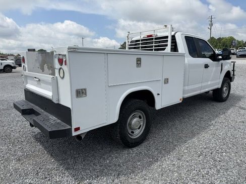 Used 2017 Ford F250 XL w/ Power Equipment Group AWD/4WD image 4