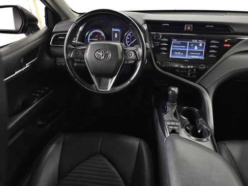 Used 2020 Toyota Camry SE FWD image 16