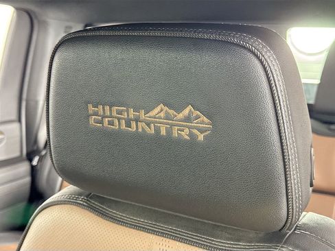 Used 2024 Chevrolet Silverado 3500 High Country w/ High Country Premium Package AWD/4WD image 17