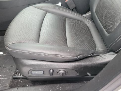 Used 2023 Buick Encore GX Essence w/ Experience Buick Package image 9