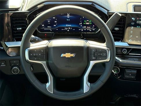 Used 2024 Chevrolet Silverado 2500 LT image 16