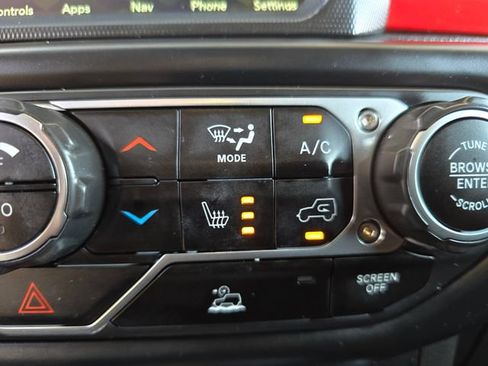 Certified 2022 Jeep Gladiator Rubicon w/ LED Lighting Group AWD/4WD image 15