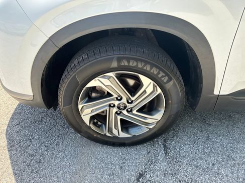 Used 2023 Hyundai Santa Fe SE AWD/4WD image 9