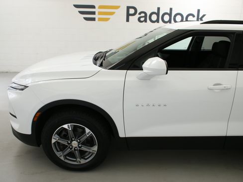 Used 2024 Chevrolet Blazer LT w/ Convenience Package AWD/4WD image 4