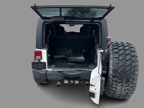 Used 2017 Jeep Wrangler Unlimited Sport w/ Connectivity Group AWD/4WD image 13