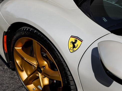 Used 2024 Ferrari SF90 Spider image 15