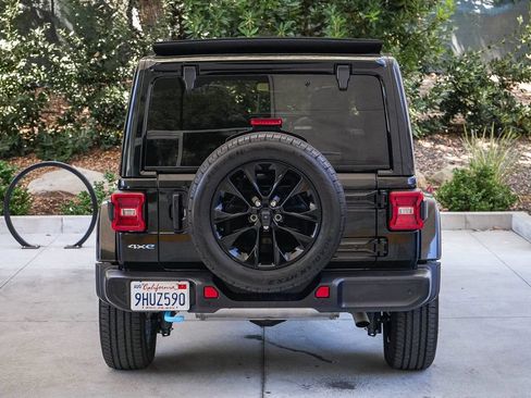 Used 2024 Jeep Wrangler Unlimited Sahara w/ Safety Group AWD/4WD image 5